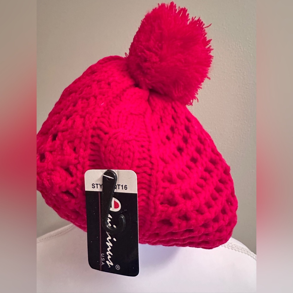 Quirinus Red Chunky Knit Pom-Pom Beanie
